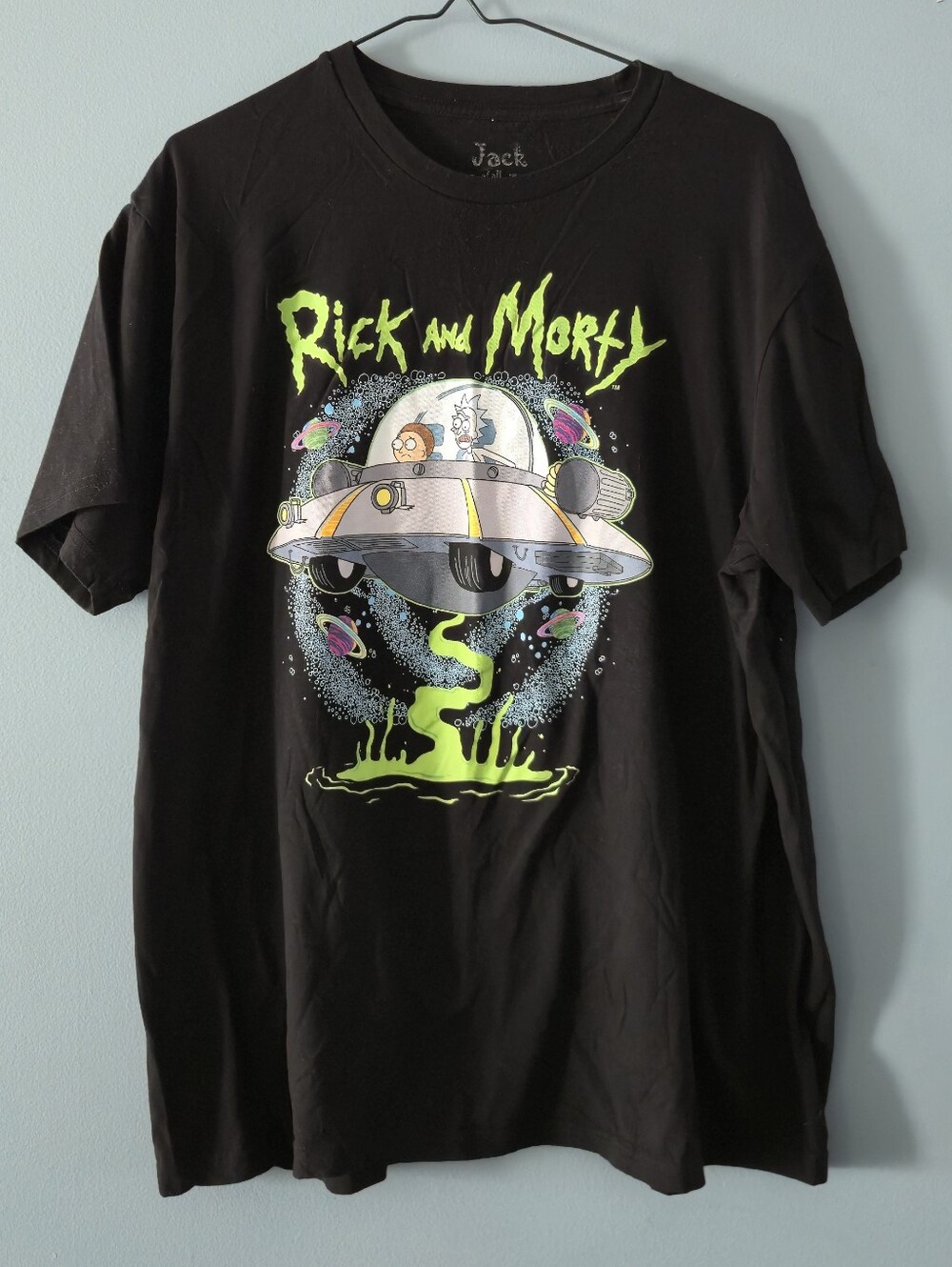 Rick and Morty T-shirt Men's Large